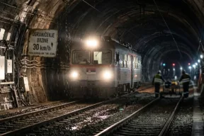 Rekonstrukcija železničkog tunela Sozina