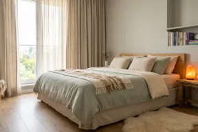 Moderno uređenje spavaće sobe za odmor