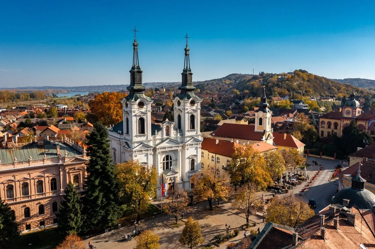 Kuća u Sremskim Karlovcima sa dvorištem i pogledom
