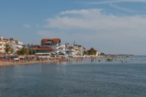 Porodica bira apartman ili hotel za letovanje u julu