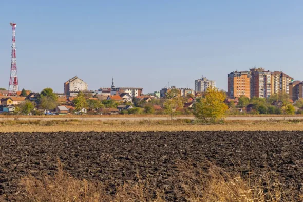 Kupovina placa u Srbiji – šta morate proveriti pre kapare i ugovora